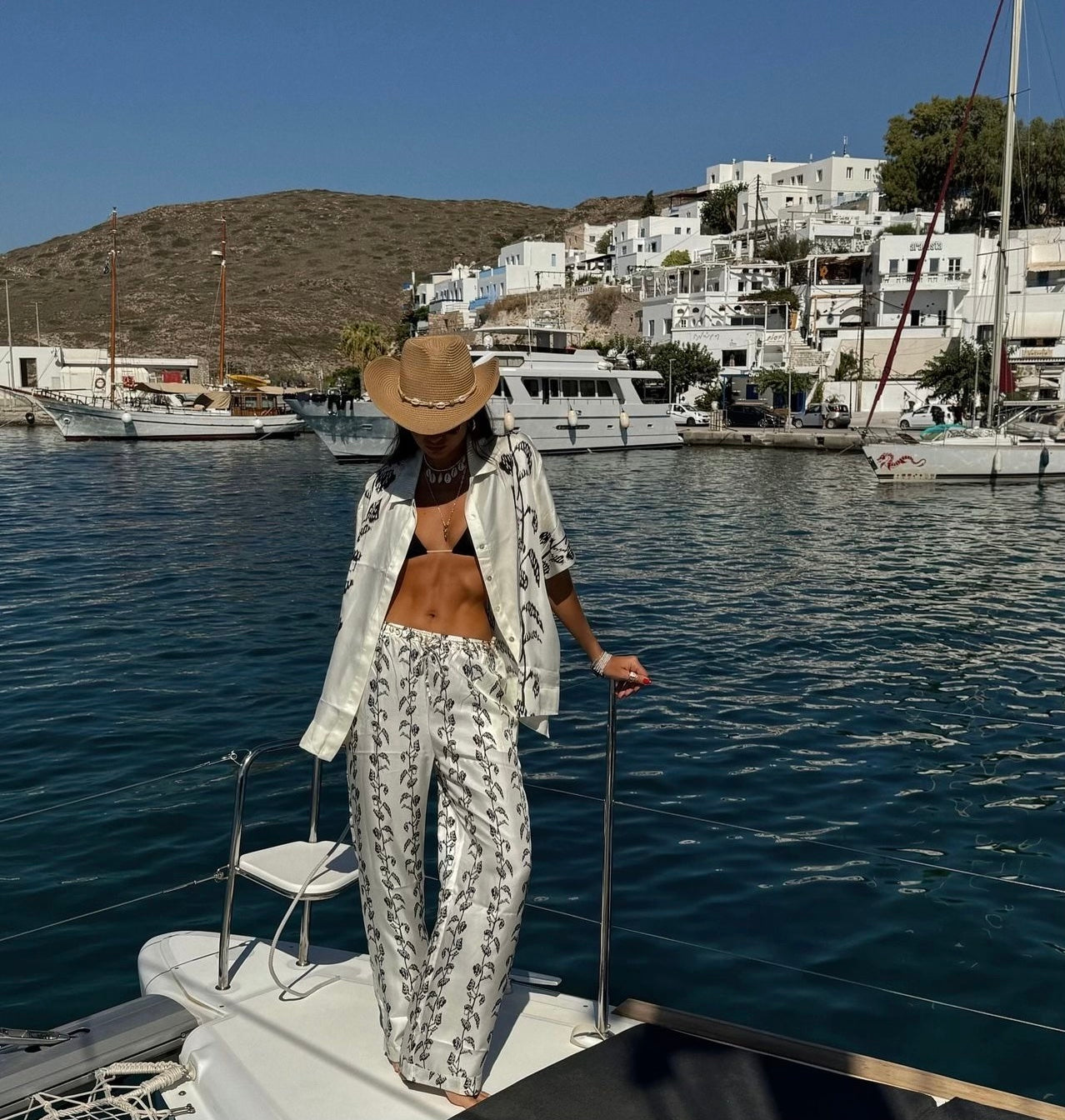 Read more about the article What Danielle Wore in Greece