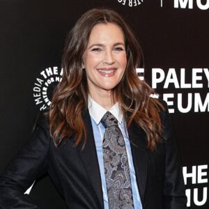 Read more about the article Drew Barrymore Makes Rare Comment About Getting Plastic Surgery at 17