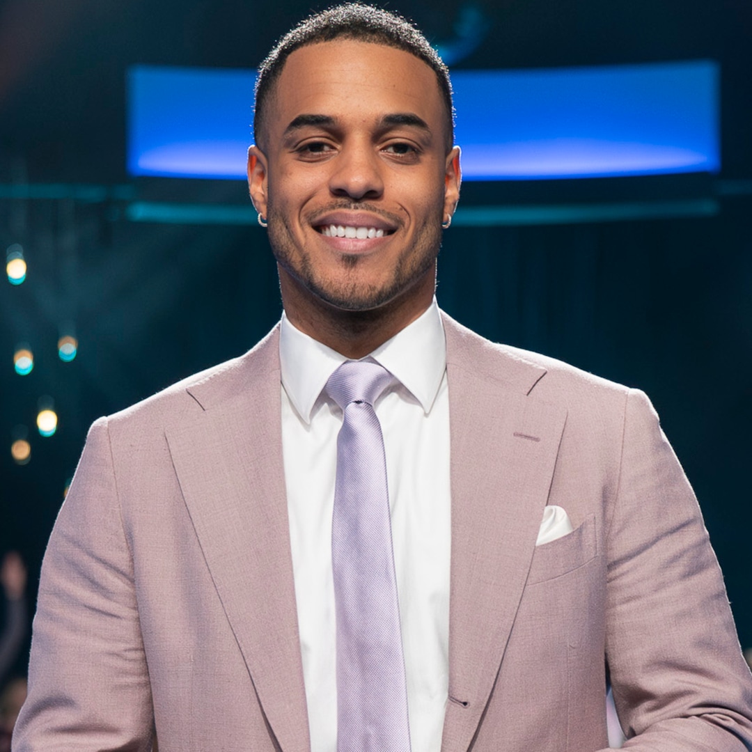 Read more about the article Bachelor Grant Ellis Teases His “Emotional” Season 29 Finale