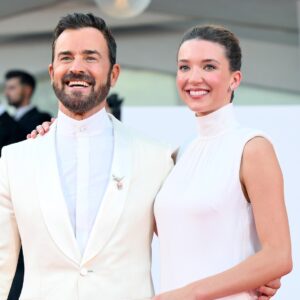 Read more about the article Inside Justin Theroux and Nicole Brydon Bloom’s Star-Studded Wedding