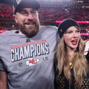 Read more about the article Travis Kelce, Taylor Swift Step Out for First Time Since Super Bowl