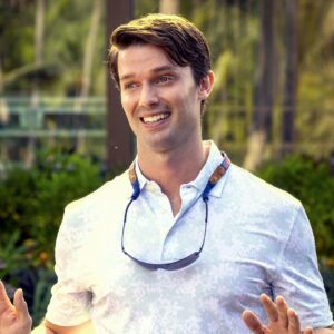 Read more about the article White Lotus’ Patrick Schwarzenegger Reacts to Jokes About That Kiss