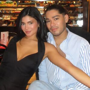 Read more about the article Kylie Jenner Details Memory With Late Hairstylist Jesus Guerrero