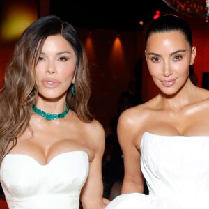 Read more about the article Lauren Sánchez Shares $7K Gift From Kardashians After Blue Origin Trip