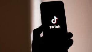 Read more about the article Will TikTok Be Banned? Latest Updates on the U.S. Ban – Hollywood Life