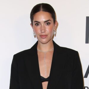 Read more about the article TikToker Tinx Responds to ‘Hotter in the Hamptons’ Ghostwriter Allegations