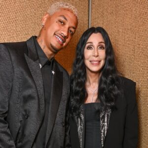 Read more about the article Cher Denies Breakup With Alexander Edwards