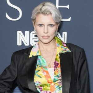 Read more about the article Julia Fox Says Ex Peter Artemiev Baptized Son Without Permission