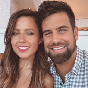 Read more about the article Blake Moynes Sends Support to Ex Katie Thurston Amid Cancer Journey